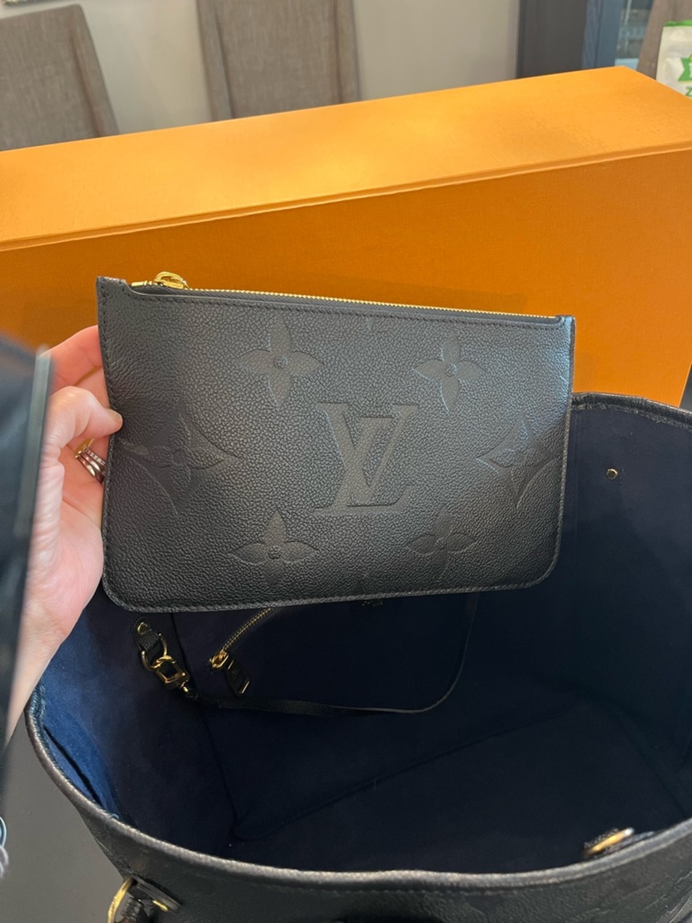 💯% Authentic Louis Vuitton
Neverfull MM
Black Embossed Monogram Tote Bag - Picture 5 of 15